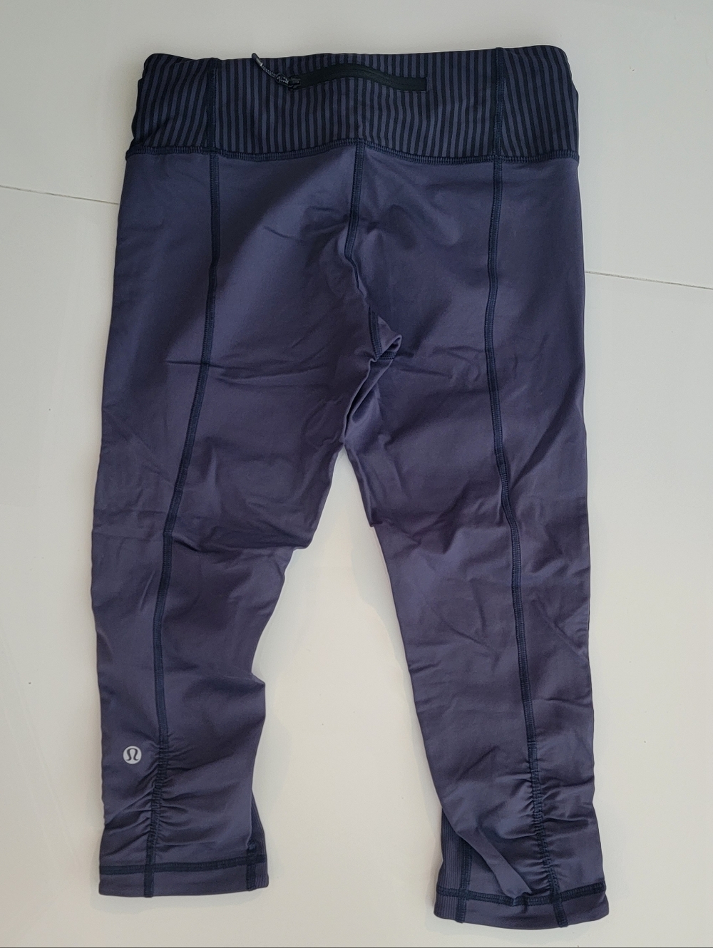lululemon Race with Grace Crop in Cadet blue Stripe- ribbed leggings size 6
